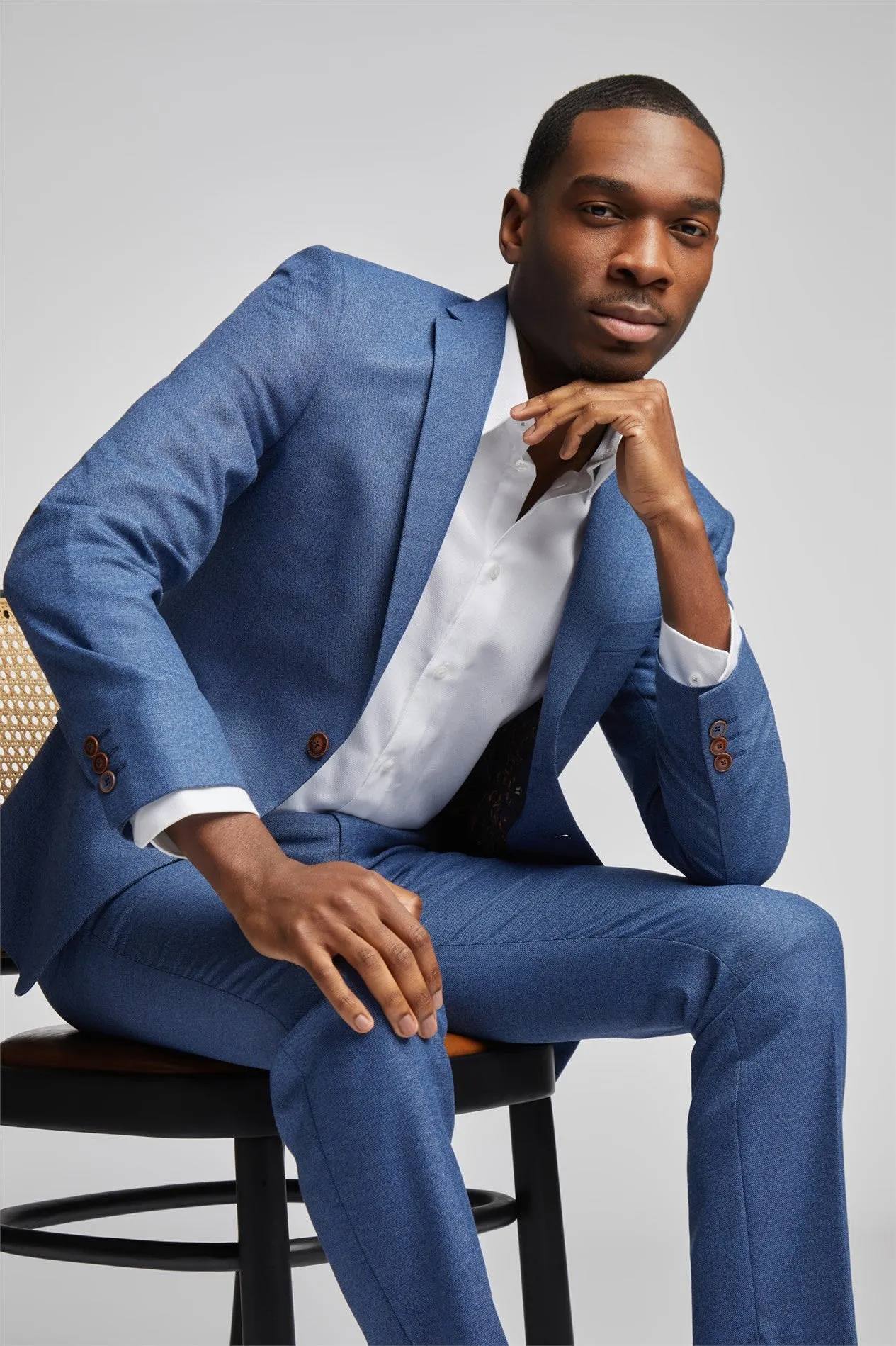 ANTIQUE ROGUE
Slim Fit Blue Texture Suit