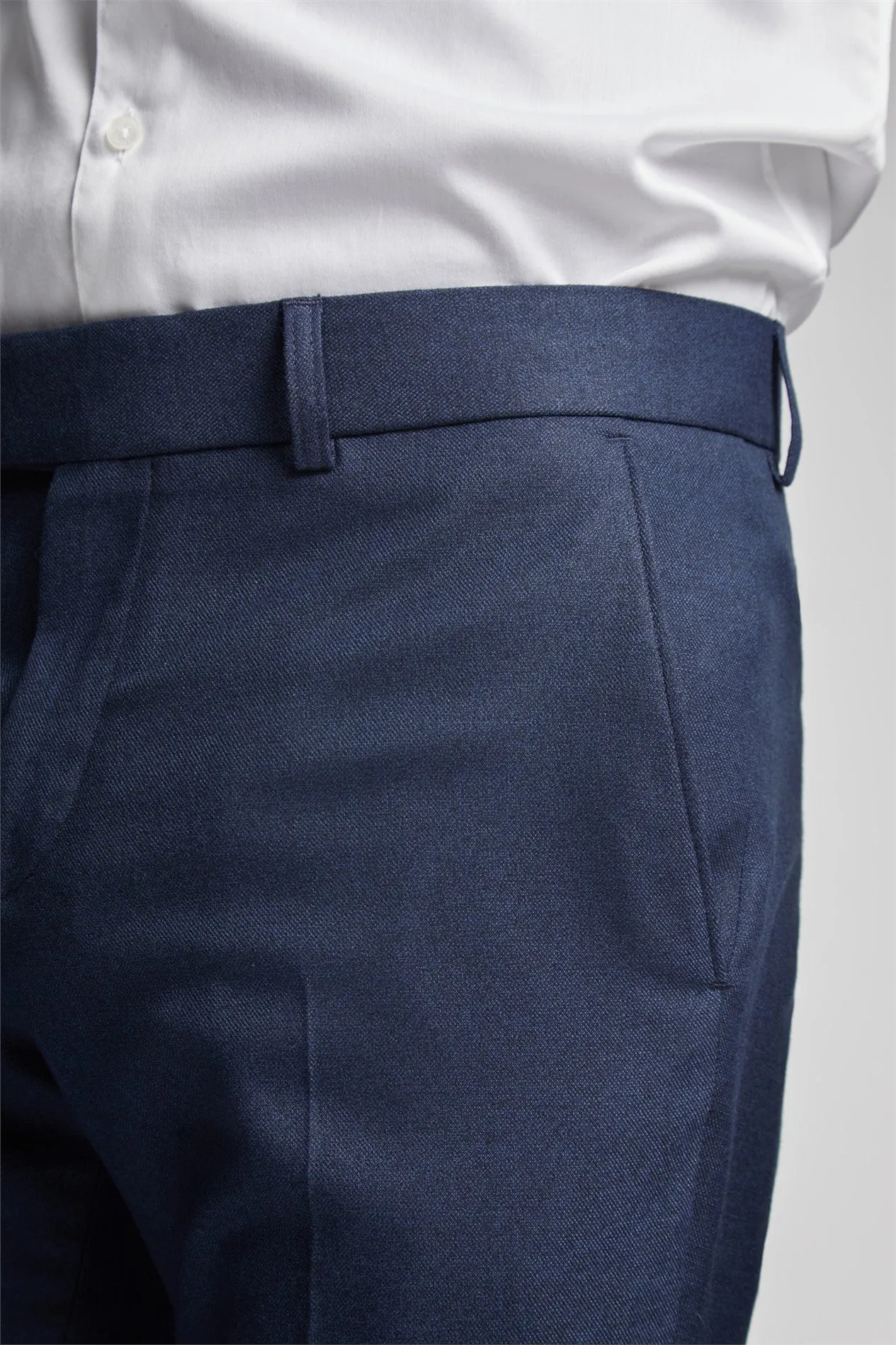 ANTIQUE ROGUE
Slim Fit Navy Texture Suit