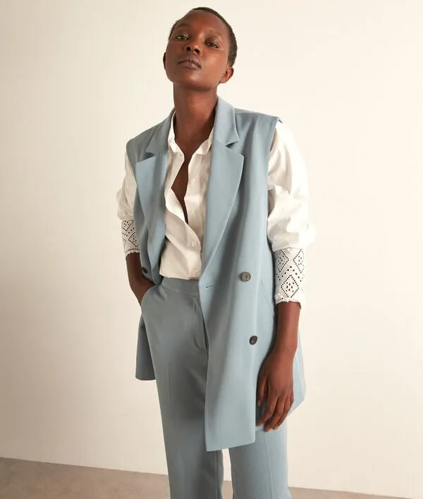 AVA BLUE SLEEVELESS SUIT JACKET
