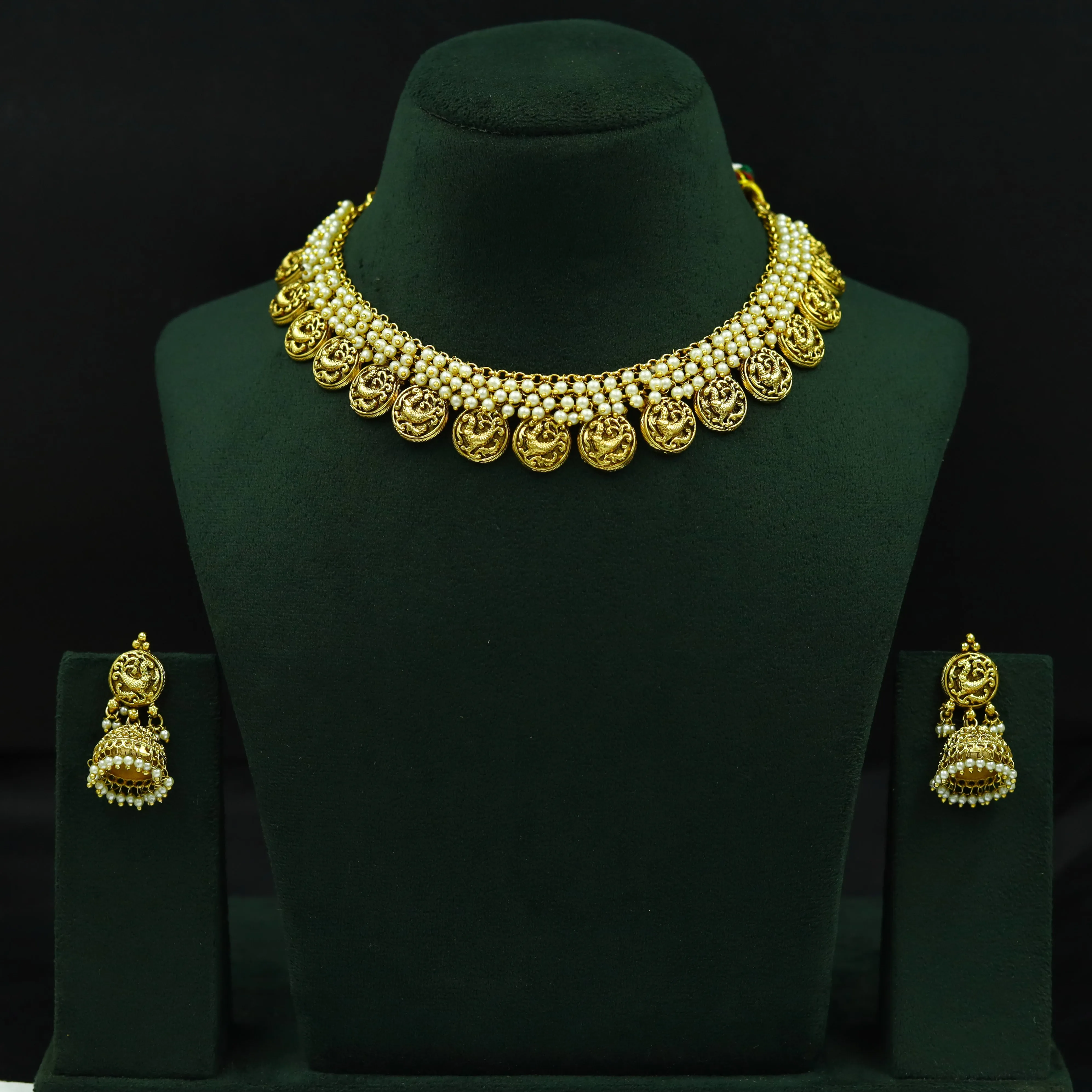 Round Neck Antique Necklace Set 12117-28
