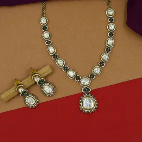 Round Neck Kundan Necklace Set 15197-68