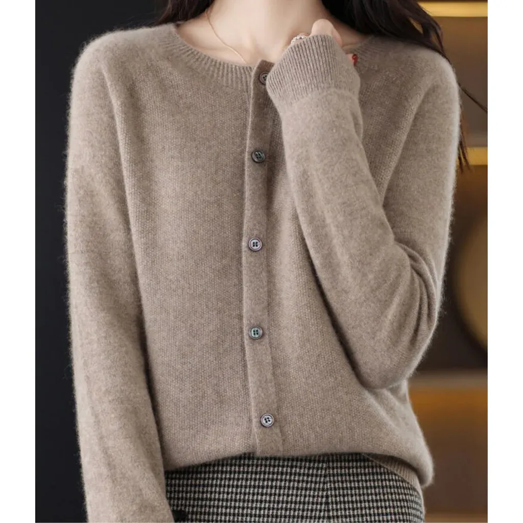 Wolf ladies round neck cardigan pullover
